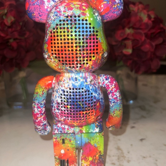 NIB B5+ Wireless Bluetooth Speaker  “BearBrick style” - Picture 3 of 5